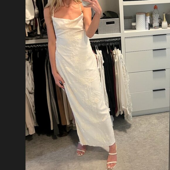 MESHKI Erika Burnout Velvet Maxi Dress - Picture 10 of 10